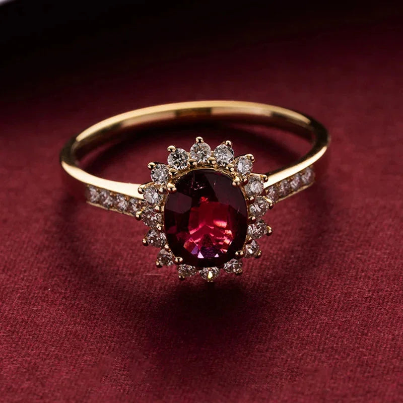 Anel Royal Red com Zircônias em Prata 925 banhado em OURO 18K - Sundian