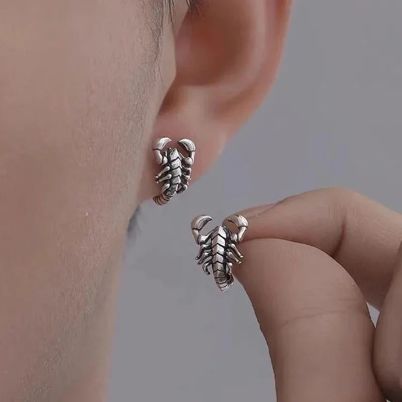 Par de pendientes de escorpión