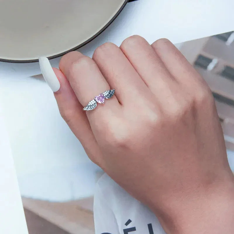Anel Angeline em Prata 925 com Zircônia Rosa — Símbolo de Amor e Liberdade - Sundian