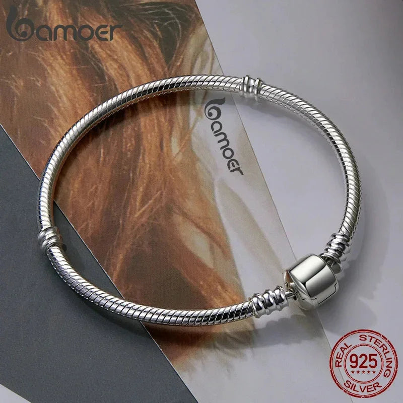 Bracelete Prata com Fecho Simples – Charme e leveza em um só look