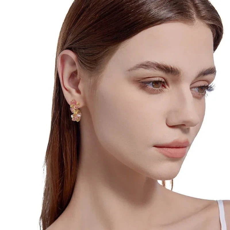 Par de pendientes florales