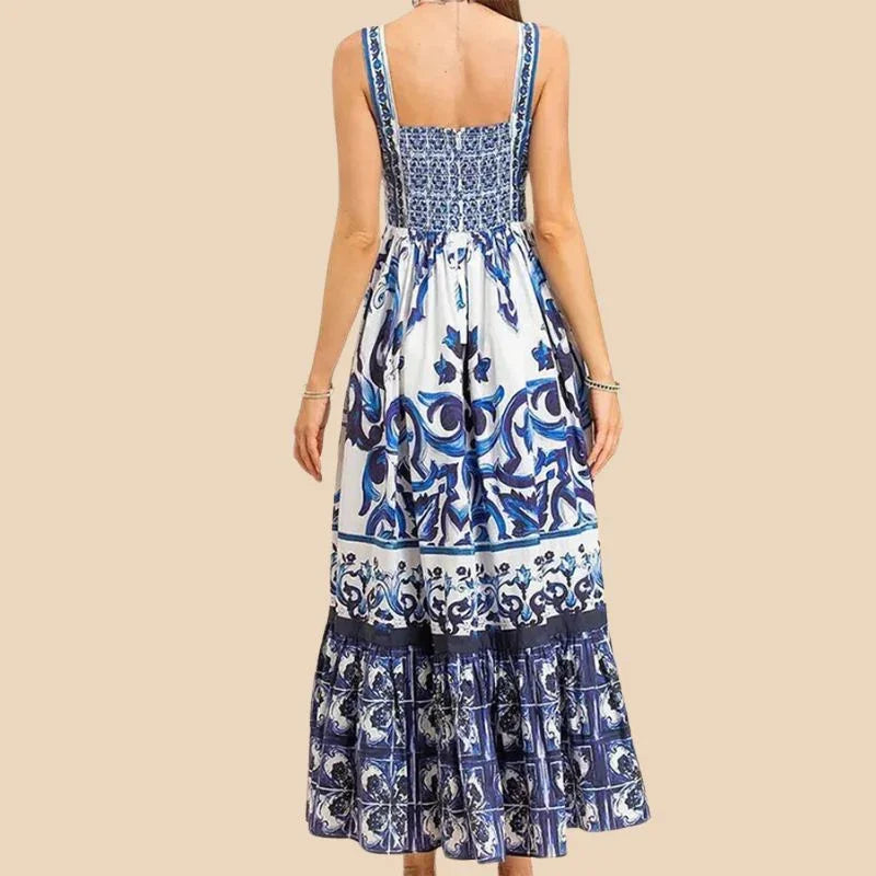 Maggie Dress – Modern design with a classic touch