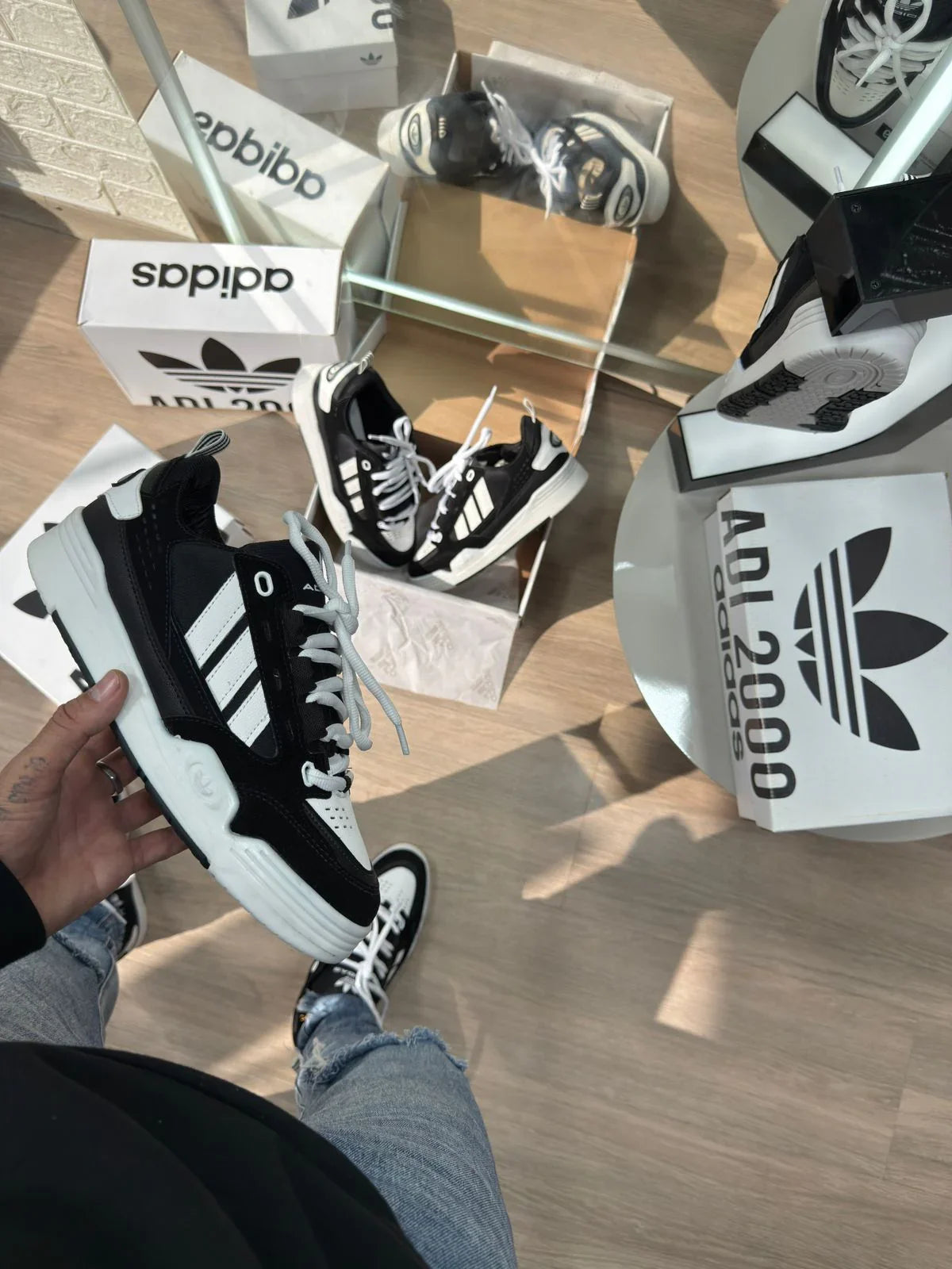 Adidas 2000 Premium Branco e Preto - Sundian