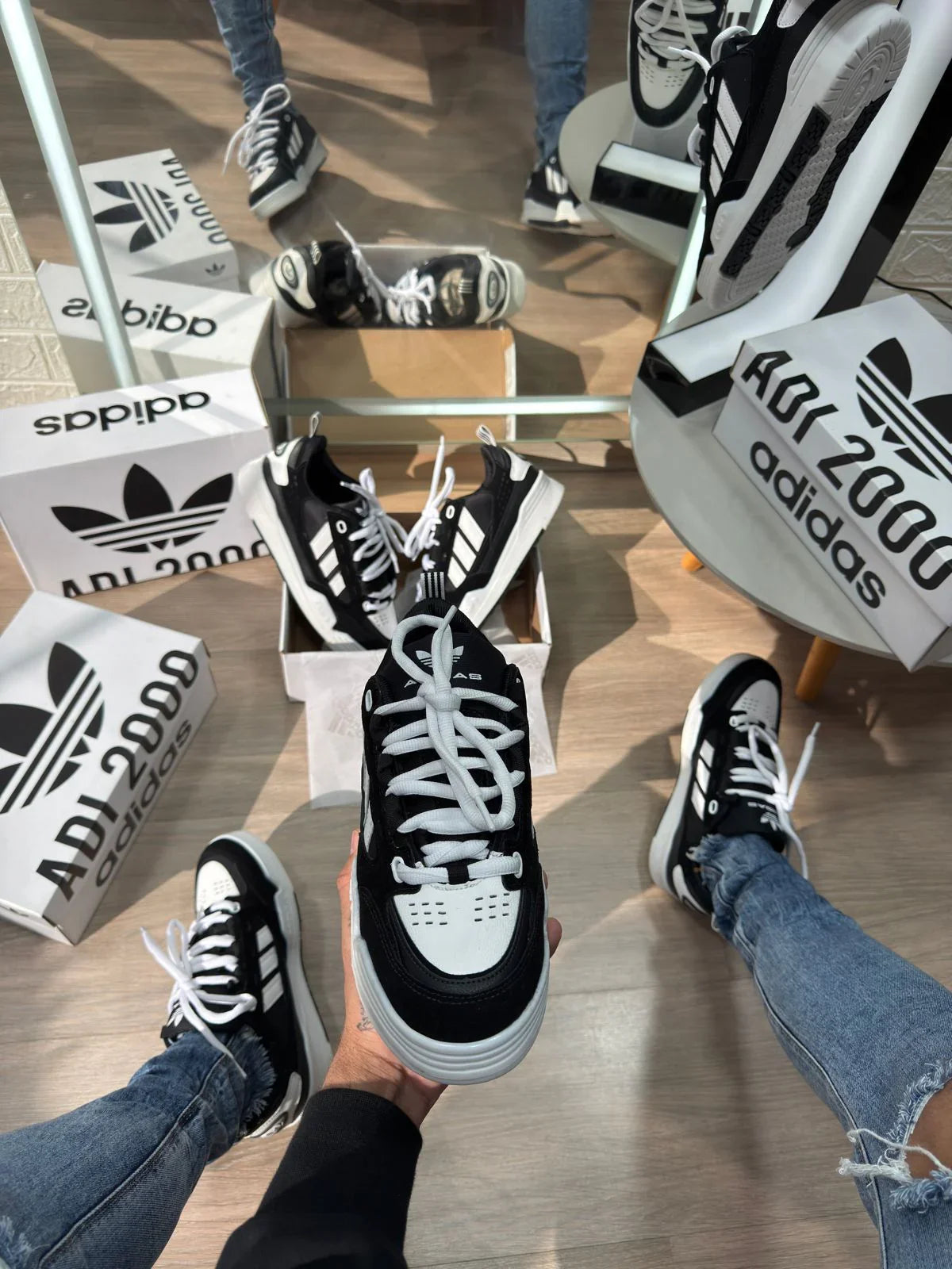 Adidas 2000 Premium Branco e Preto - Sundian
