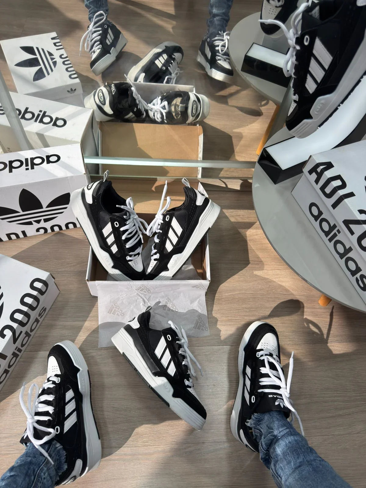 Adidas 2000 Premium Branco e Preto - Sundian
