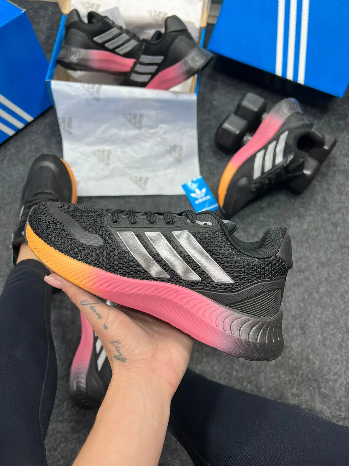 Adidas Falcon Premium Preto com Prata e Rosa - Sundian
