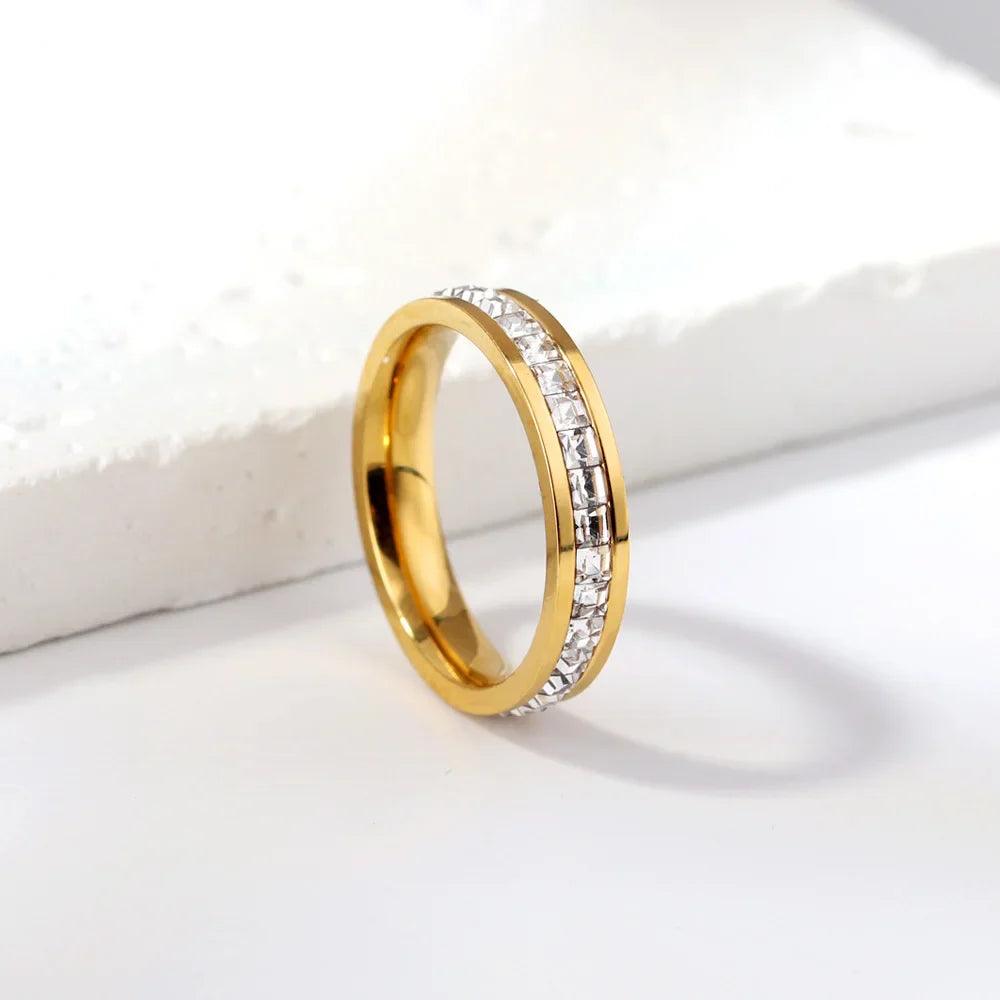Anel com Zircônias Banhado a Ouro 18k - Sundian