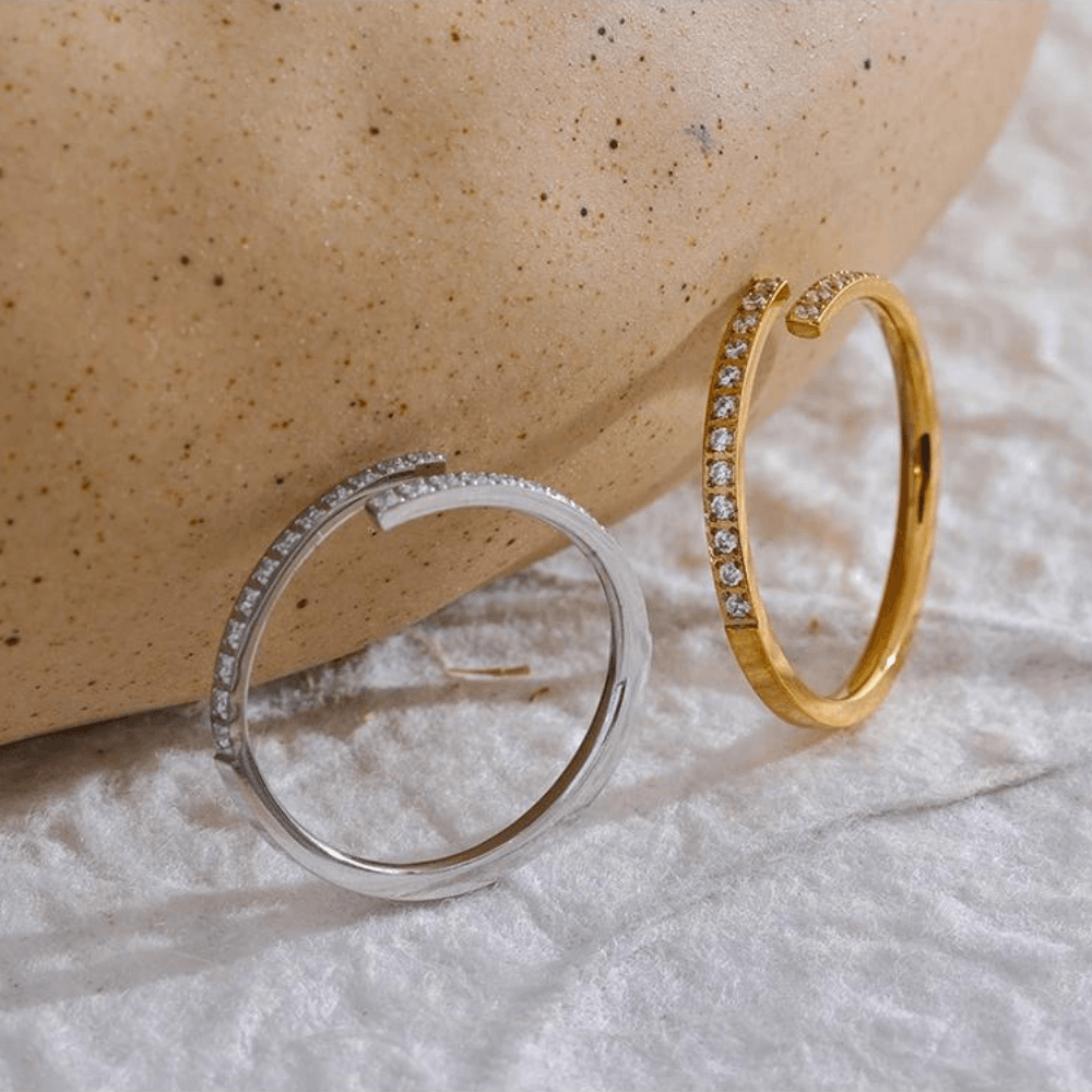 Anel Cravejado em Zircônias Ajustável Banhado a Ouro 18k - Sundian