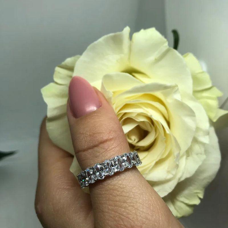 Anel Prata com Zircônias Oval - Sundian