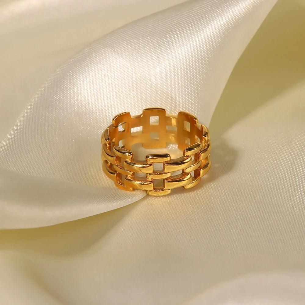 Anel Traçado Banhado a Ouro 18k - Sundian