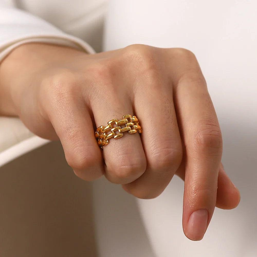 Anel Traçado Banhado a Ouro 18k - Sundian