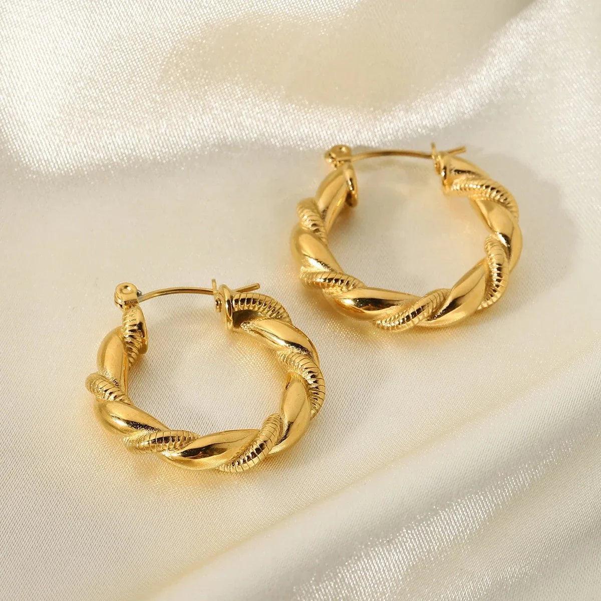 Brinco Argola Traçado Banhado a Ouro 18k - - Sundian - Sundian