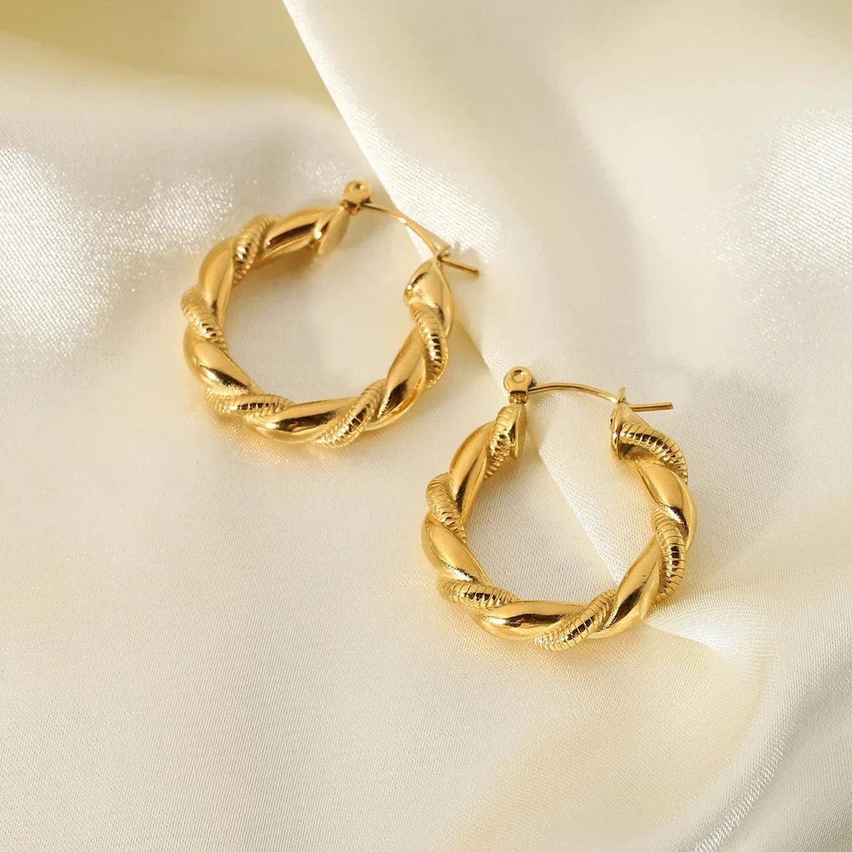 Brinco Argola Traçado Banhado a Ouro 18k - - Sundian - Sundian