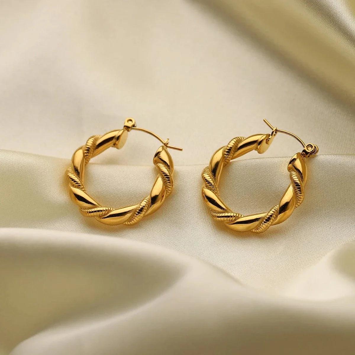 Brinco Argola Traçado Banhado a Ouro 18k - - Sundian - Sundian