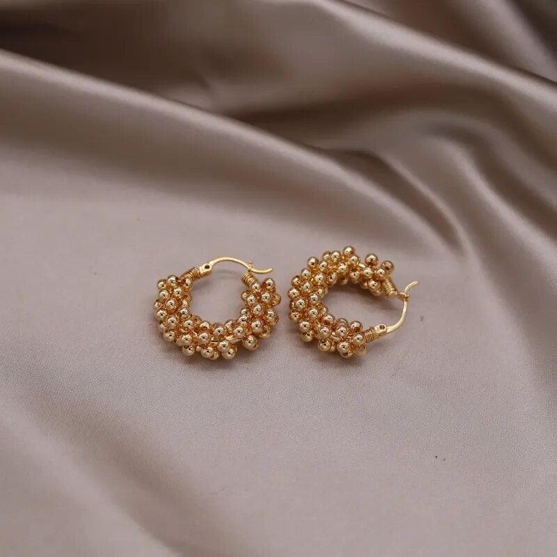 Brinco Argola em Pérolas Douradas Banhado a Ouro 18k - Sundian - Sundian