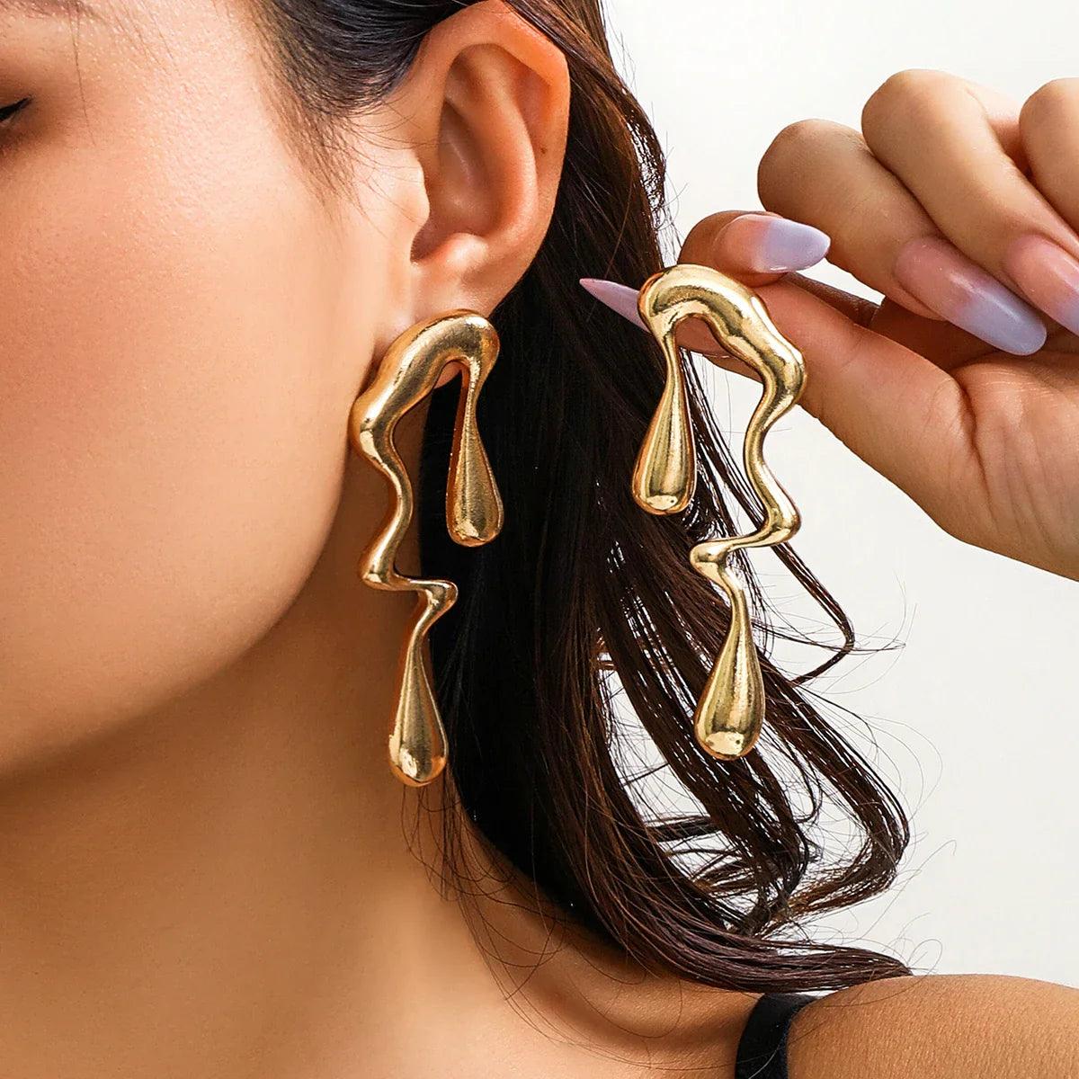 Brinco Charme Derretido Banhado a Ouro 18k - Sundian