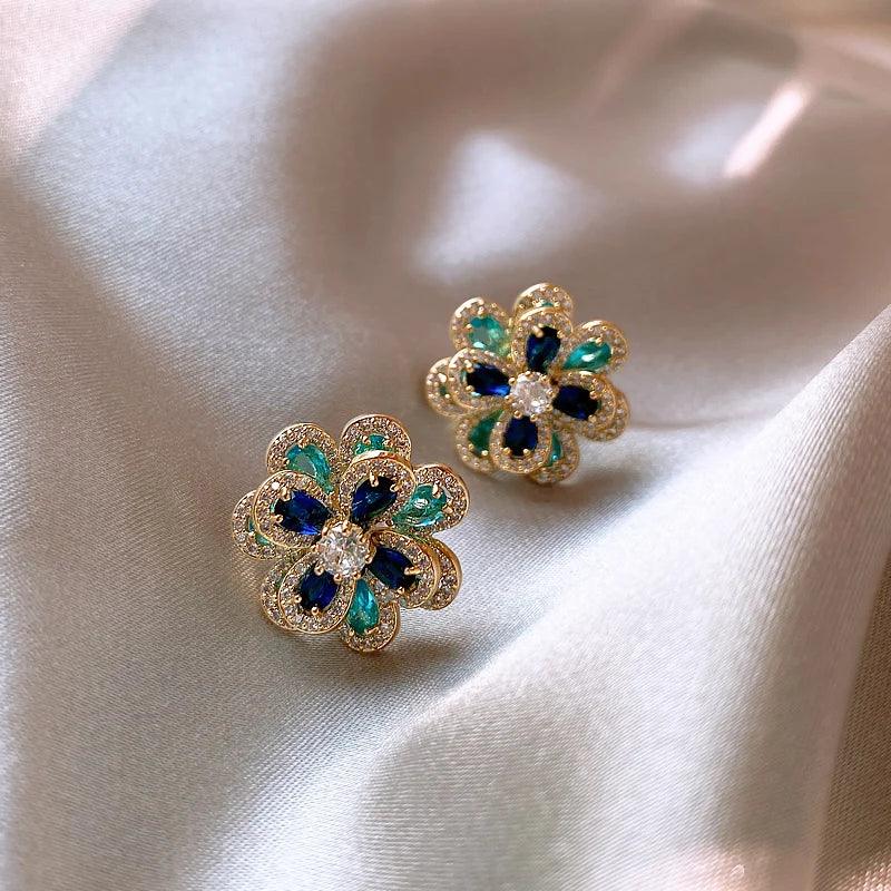 Brinco Flor Banhado a Ouro 18K - Sundian - Sundian