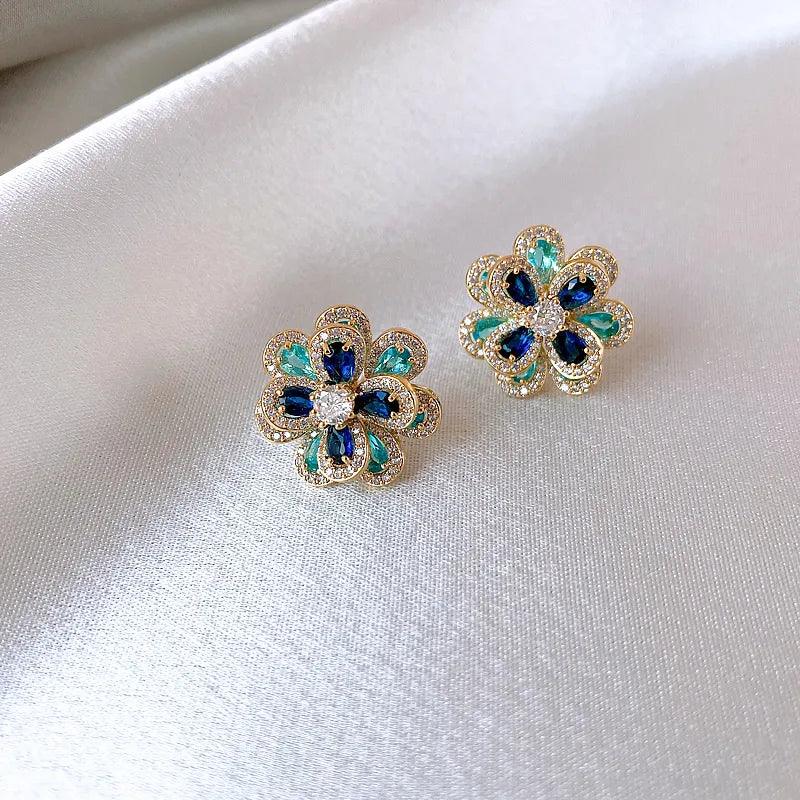 Brinco Flor Banhado a Ouro 18K - Sundian - Sundian