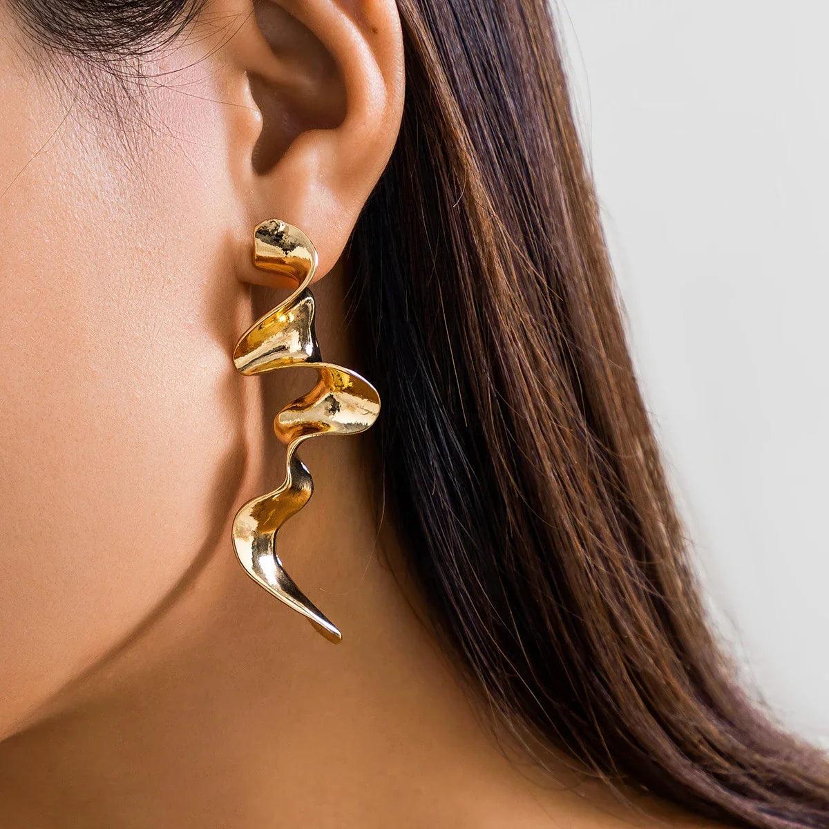 Brinco Irregular Vintage Banhado a Ouro 18k - Sundian - Sundian