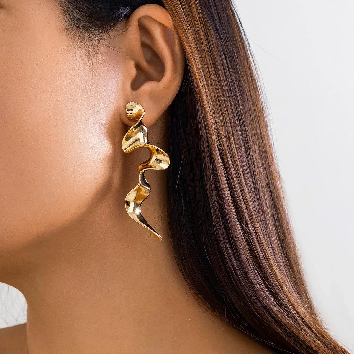 Brinco Irregular Vintage Banhado a Ouro 18k - Sundian - Sundian