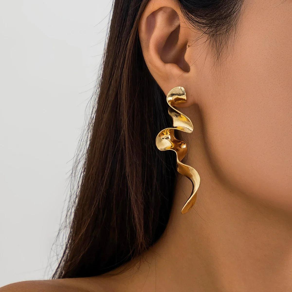 Brinco Irregular Vintage Banhado a Ouro 18k - Sundian - Sundian