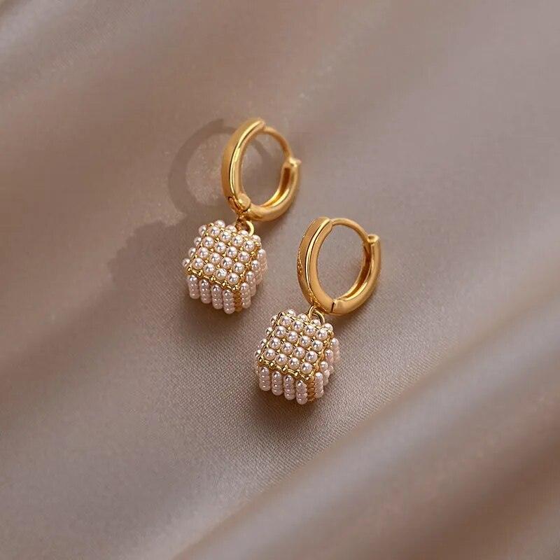 Brinco Quadrado com Pérola Banhado a Ouro 18K - Sundian - Sundian
