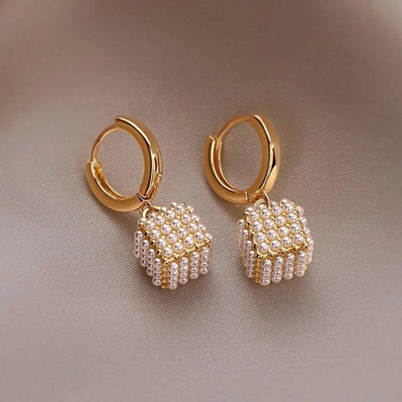 Brinco Quadrado com Pérola Banhado a Ouro 18K - Sundian - Sundian