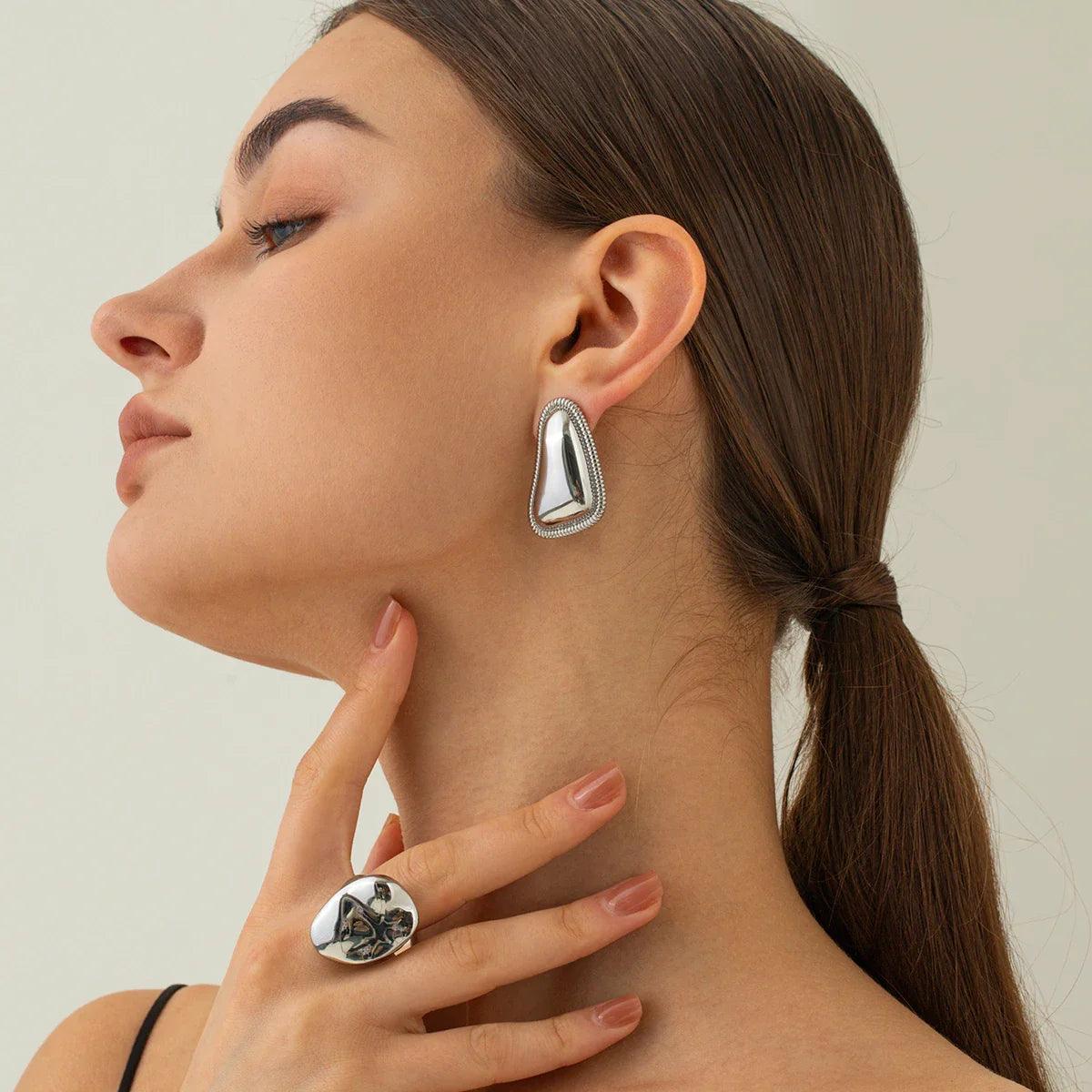 Brinco Triangular Banhado a Ouro 18K - Sundian - Sundian
