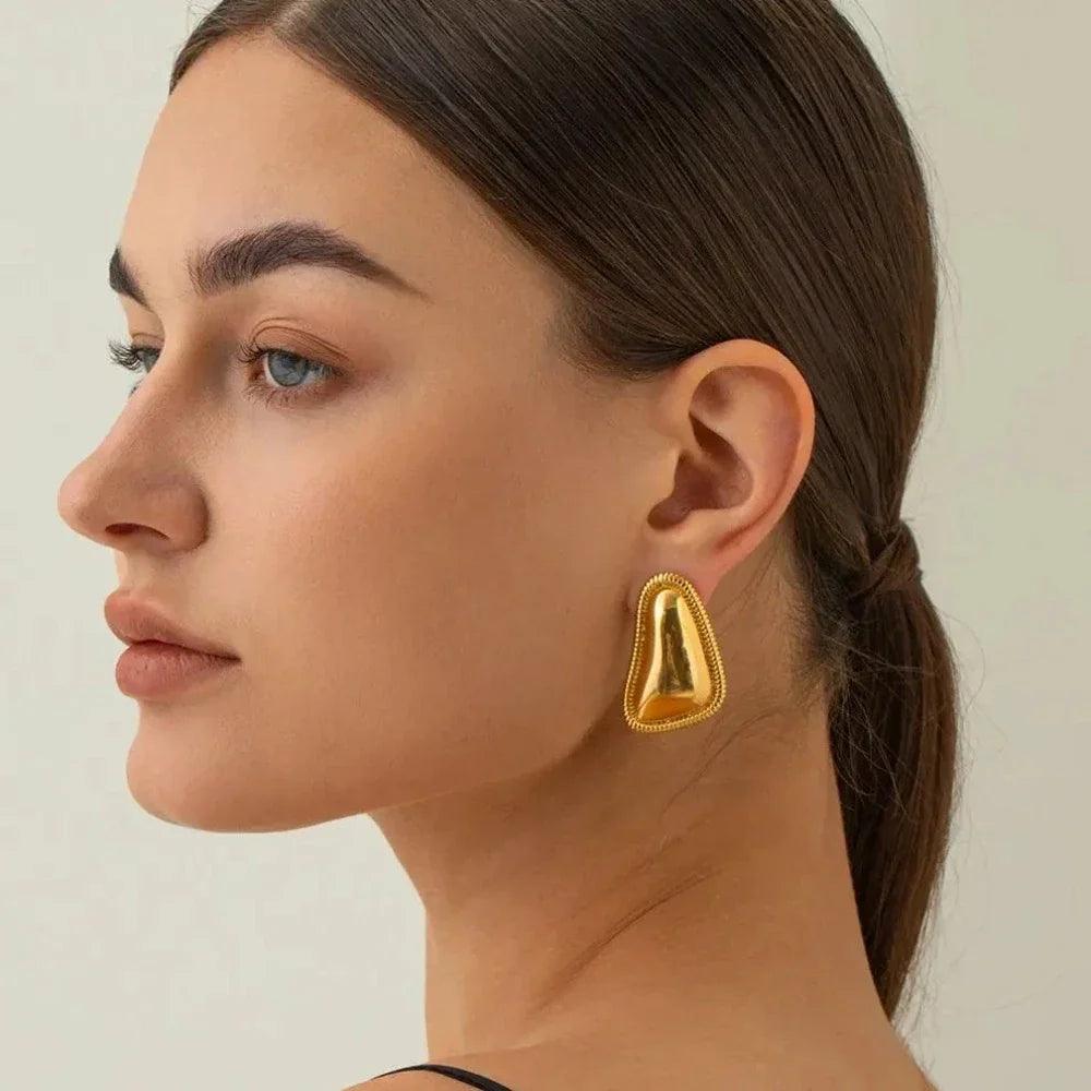 Brinco Triangular Banhado a Ouro 18K - Sundian - Sundian