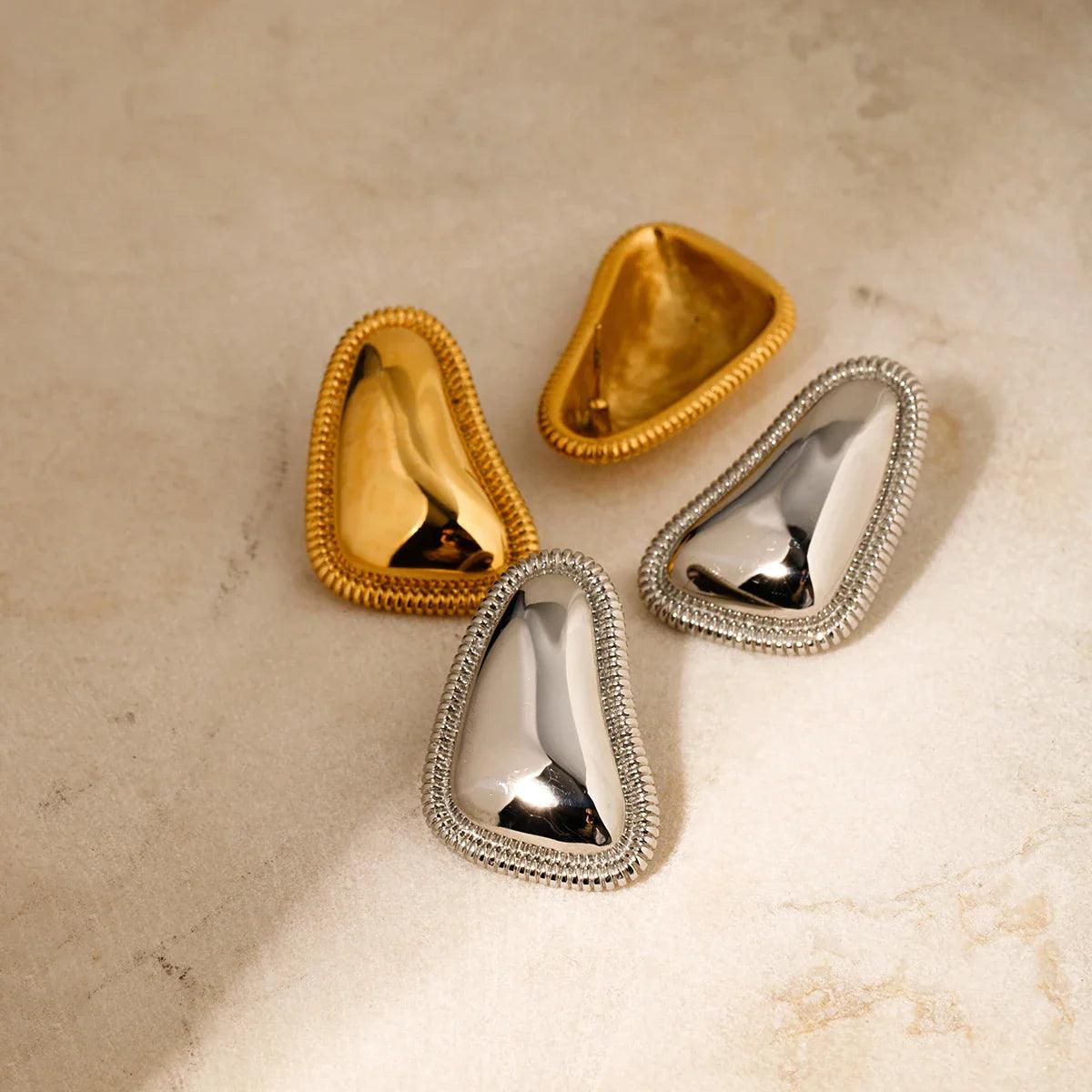 Brinco Triangular Banhado a Ouro 18K - Sundian - Sundian