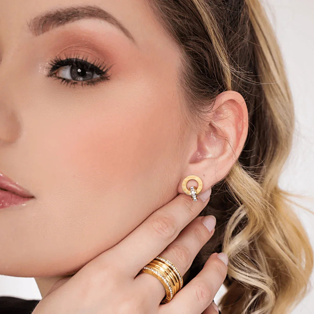 Pendientes Roma bañados en oro de 18k: un look encantador para brillar