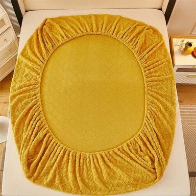 Velvety Quilted Winter Mattress Cover