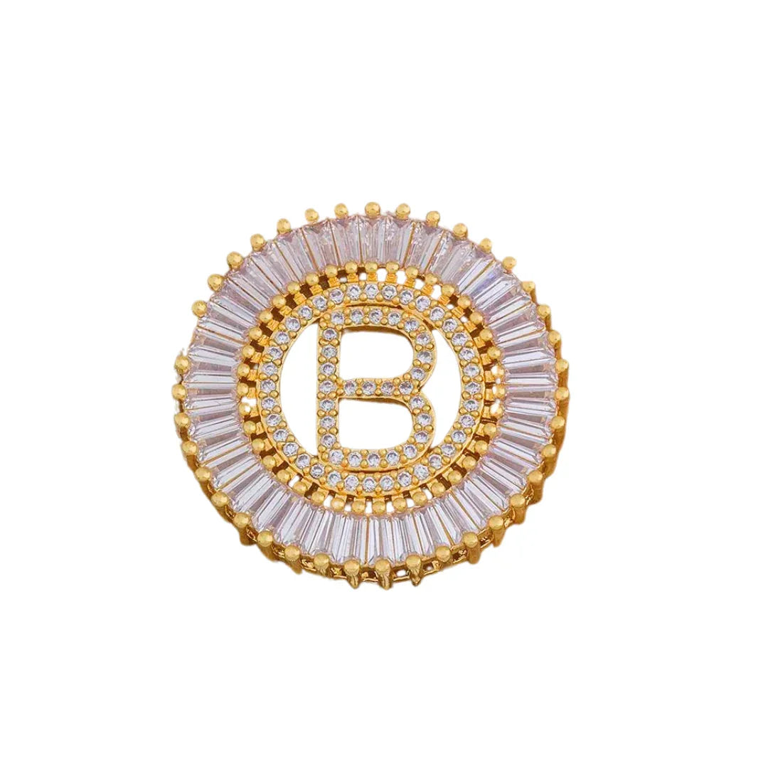 Collar con inicial bañado en oro de 18 quilates: diseño moderno con un toque clásico