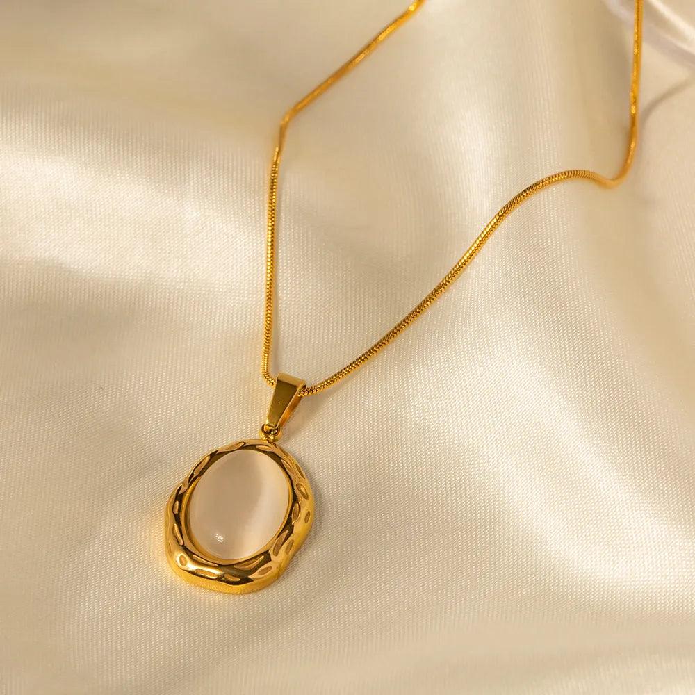 Colar com Pingente Oval Banhado a Ouro 18k - Sundian - Sundian