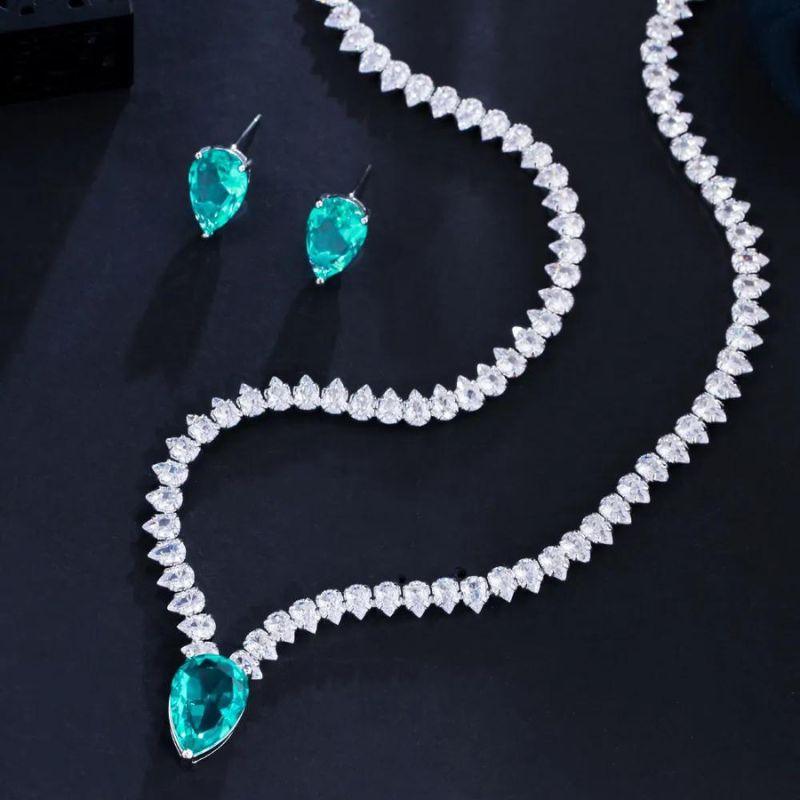 Conjunto Colar e Brinco com Cristal Esmeralda - Sundian - Sundian