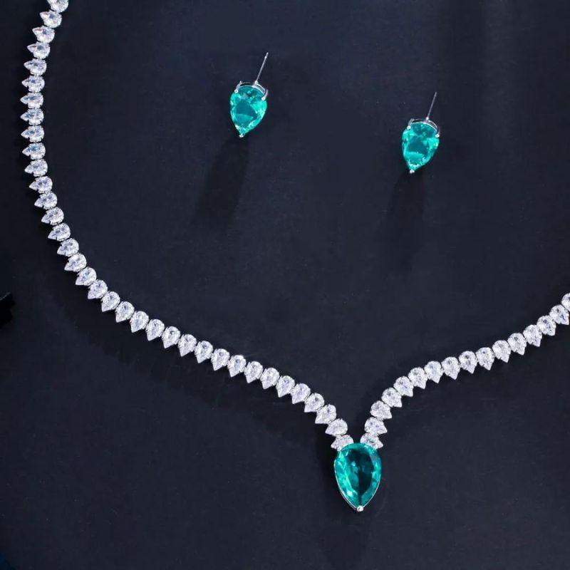 Conjunto Colar e Brinco com Cristal Esmeralda - Sundian - Sundian