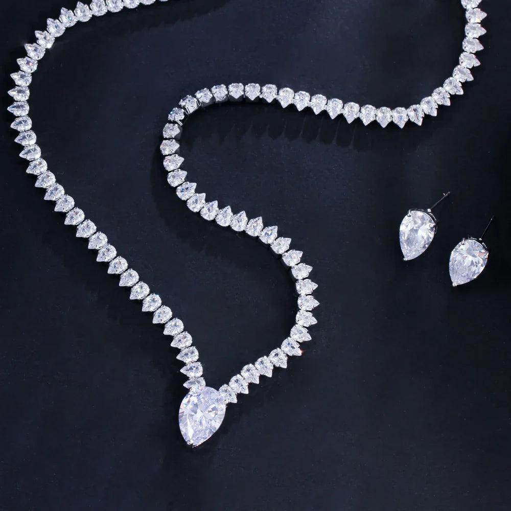 Conjunto de Colar e Brinco com Cristais Brancos - Sundian - Sundian