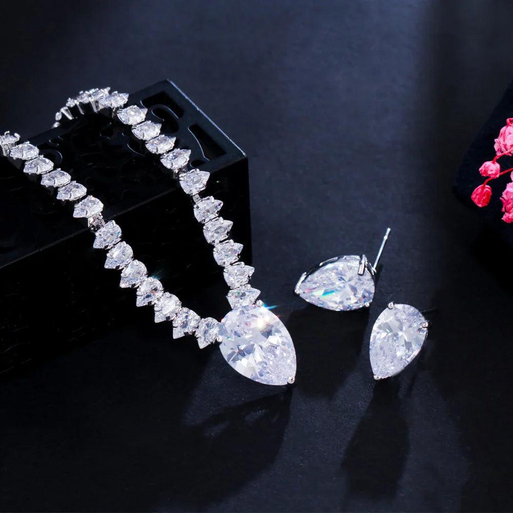 Conjunto de Colar e Brinco com Cristais Brancos - Sundian - Sundian