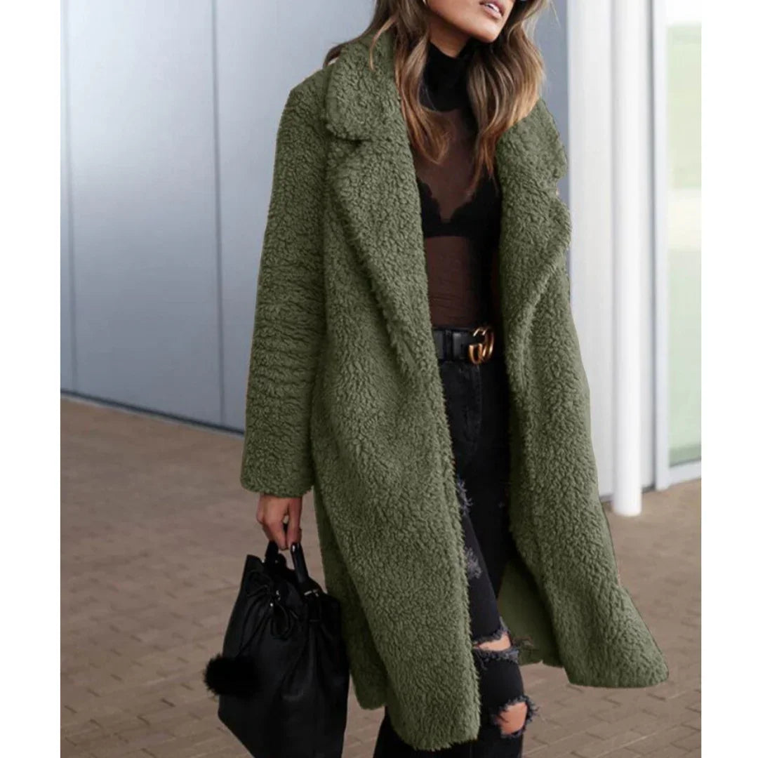 Sobretudo Angelina – Charme e leveza em um só look