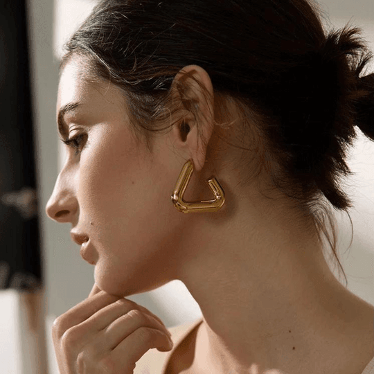 Brinco Triângulo Banhado a Ouro 18k - Sundian - Sundian