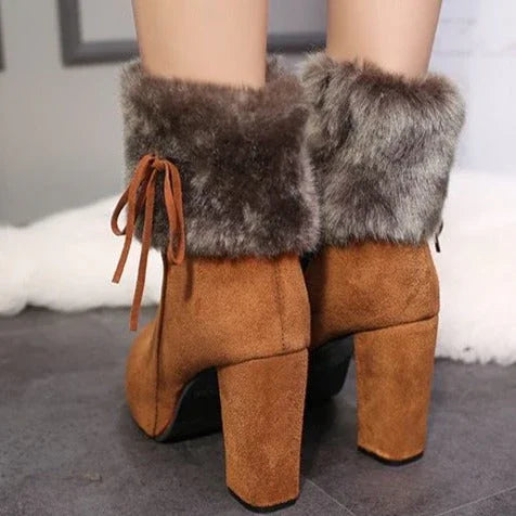 Anika Boots – Charm and lightness in one look