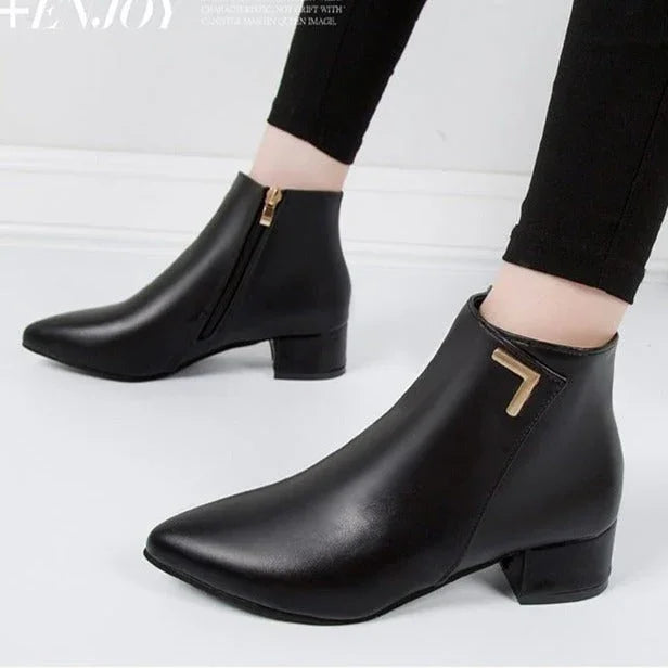 Augustine Boot – Elegance and comfort for everyday wear