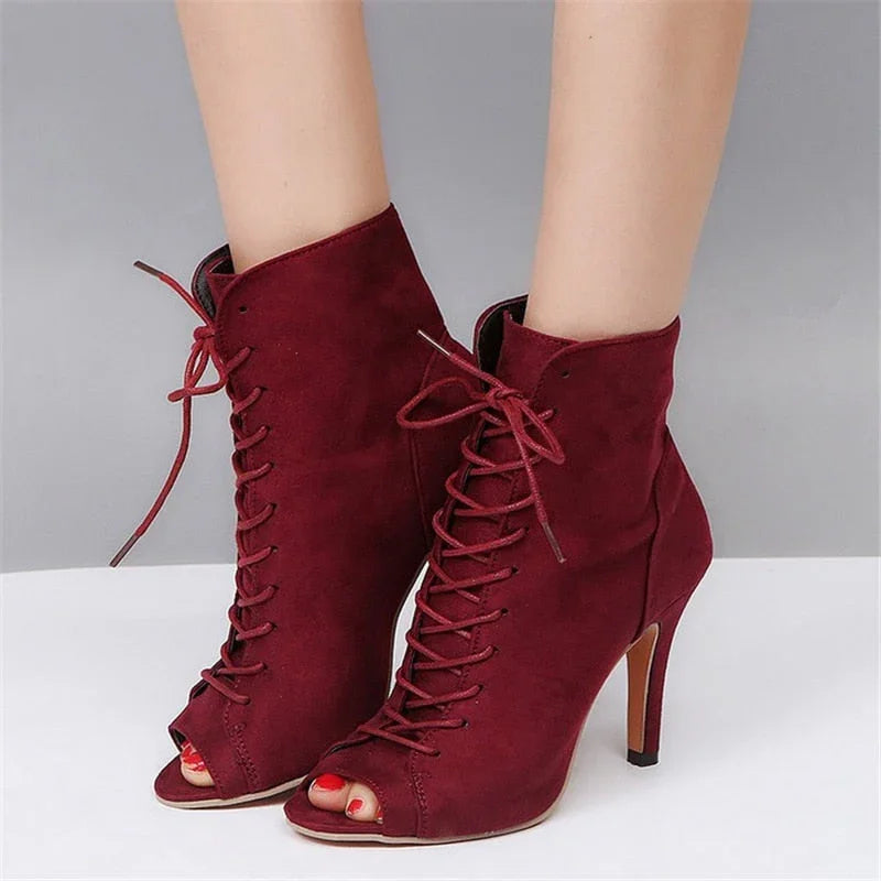Hannah Boots – Striking and comfortable style