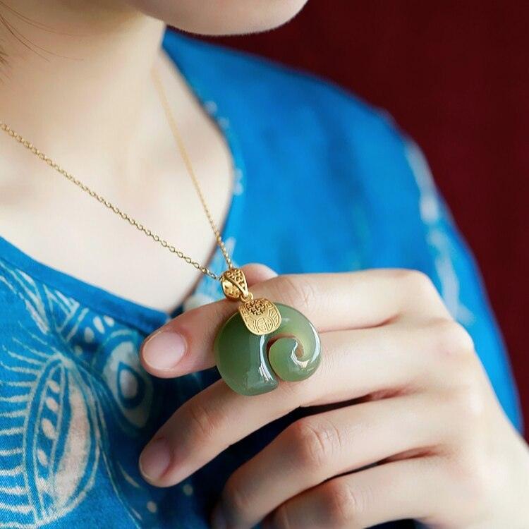 Collar de jade bañado en oro de 18 quilates - Elefante de jade