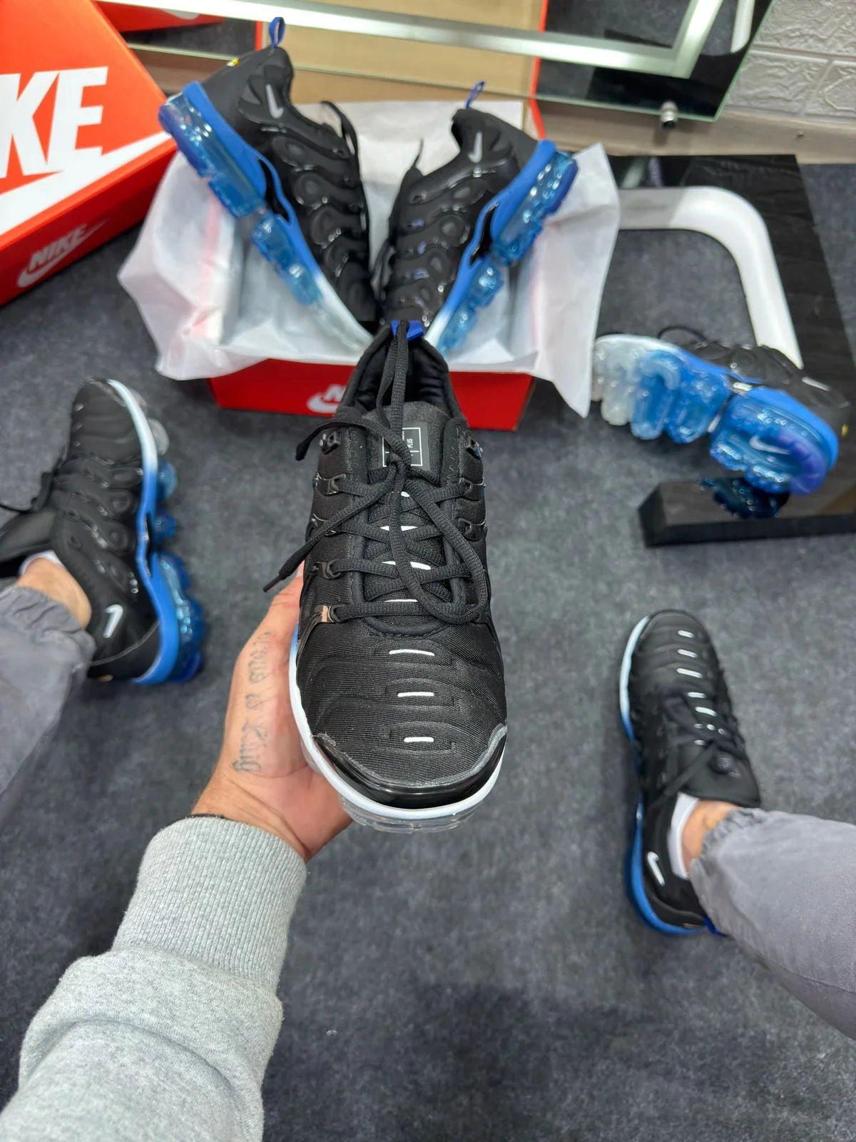 Nike Vapor Max Plus Negro y Azul