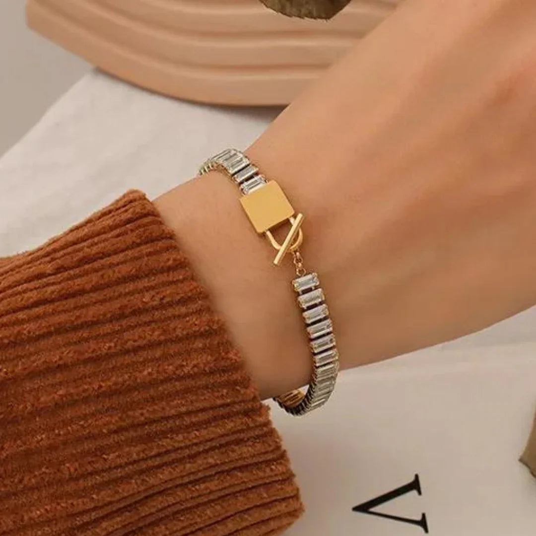 Pulsera Riviera bañada en oro de 18 quilates: encanto y ligereza en un solo look