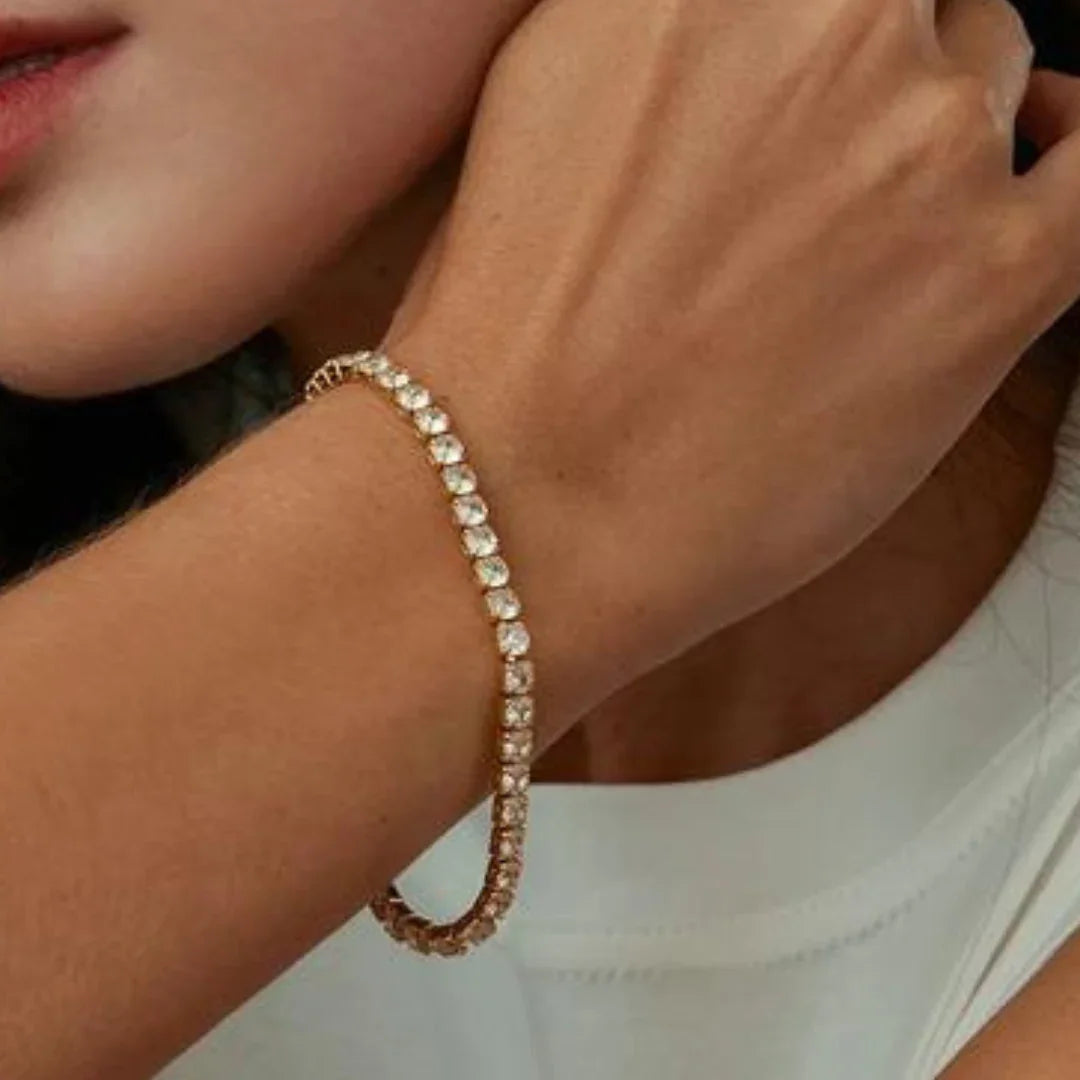 Pulsera Sabrina bañada en oro de 18k: encanto y ligereza en un solo look