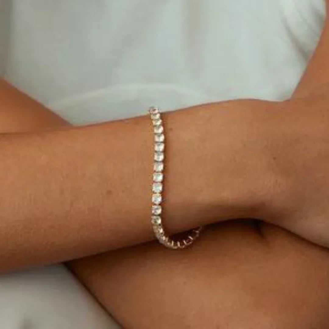 Pulsera Sabrina bañada en oro de 18k: encanto y ligereza en un solo look