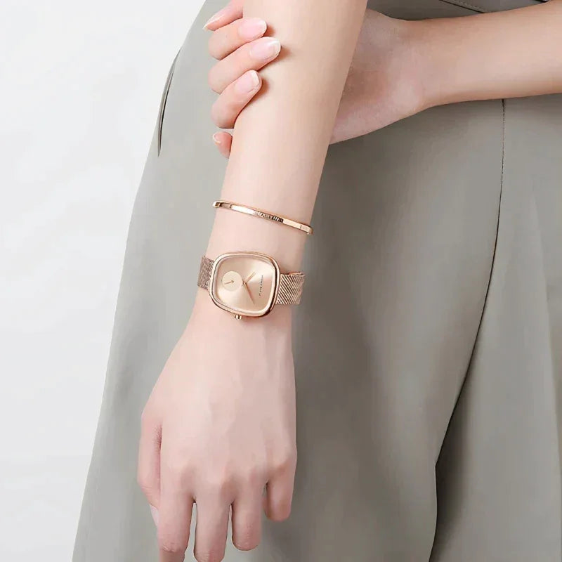 Premium Quartz Women's Watch + Free Bracelet – Striking and comfortable style