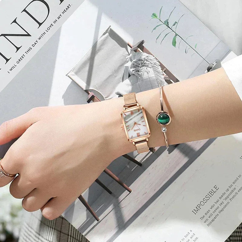 Women's Minimalist Watch with Bracelet - Simply Irresistible